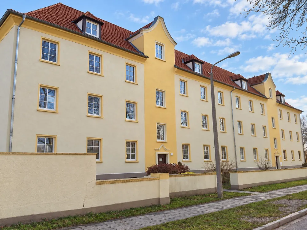 Leuna, Vant-Hoffstraße 7,9