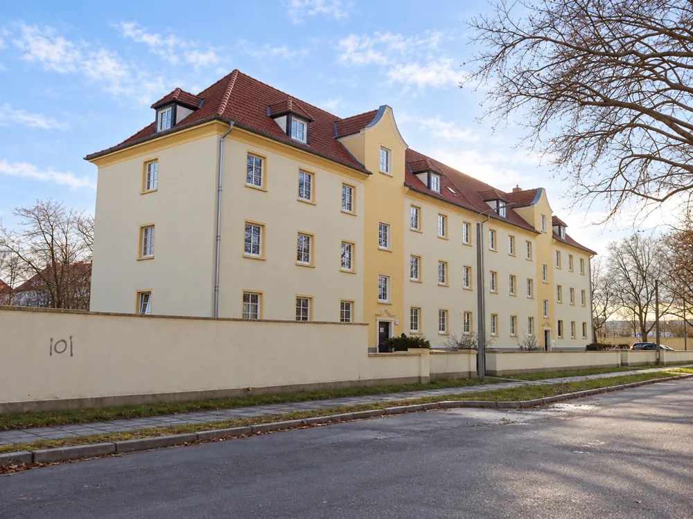 Leuna, Vant-Hoffstraße 7,9